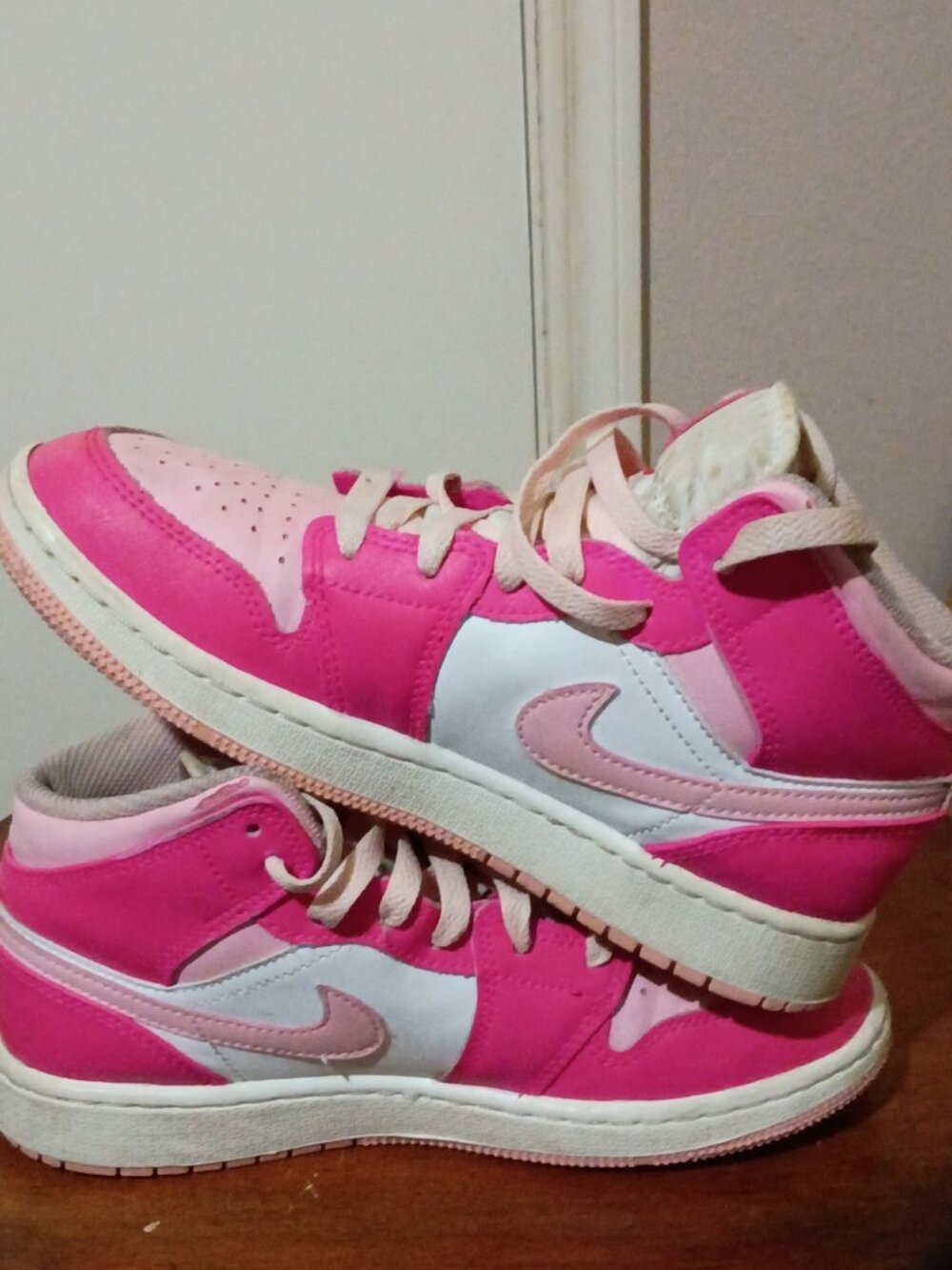 Nike Air Jordan 1 Mid Shoes Youth Kids Size 4Y Fierce Pink  Barbie FD8780-116 - Picture 11 of 13